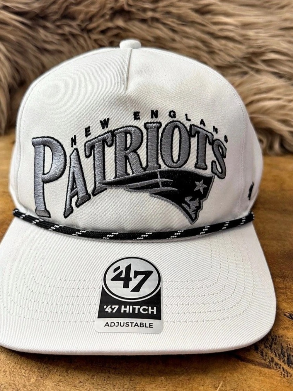 ’47 NFL Clean Up Retro 47 Hitch RF Patriots White & Black NWT Adjustable